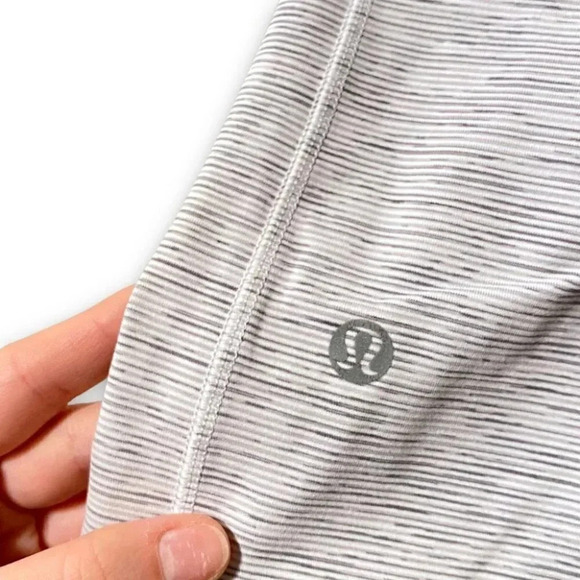 Lululemon Speed Up Tight 28" White Striped Leggings With Pockets Size 2 - Picture 5 of 7